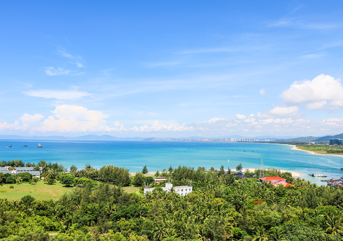 海南地理、经济与文化发展综合研究概览